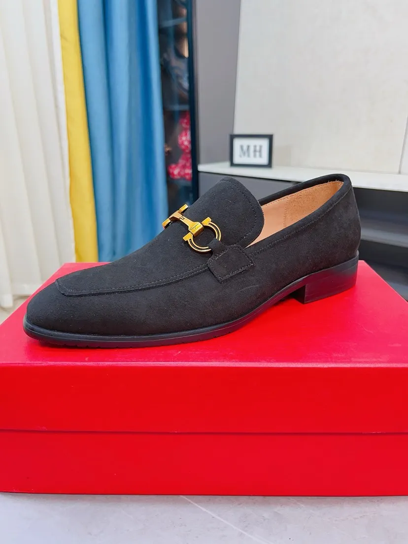 Men's shoes 💰500🌸🌸Water dyed cowhide 🆘[Salvatore Ferragamo] Ferragamo's latest casual business leather shoes for men! Available at counters simultaneously! The fabric is made of specially imported original suede calfskin, and the interior is made of imported water-dyed cowhide. It is absolutely luxurious and leads the fashion trend. Matching code: 38-44 45 customized